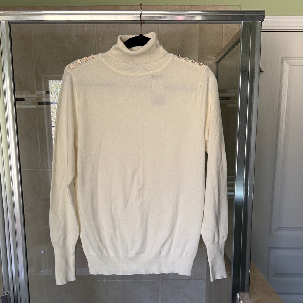 *NWT* Joseph A-  Cream Turtleneck Sweater with Shoulder Buttons- Size Medium.